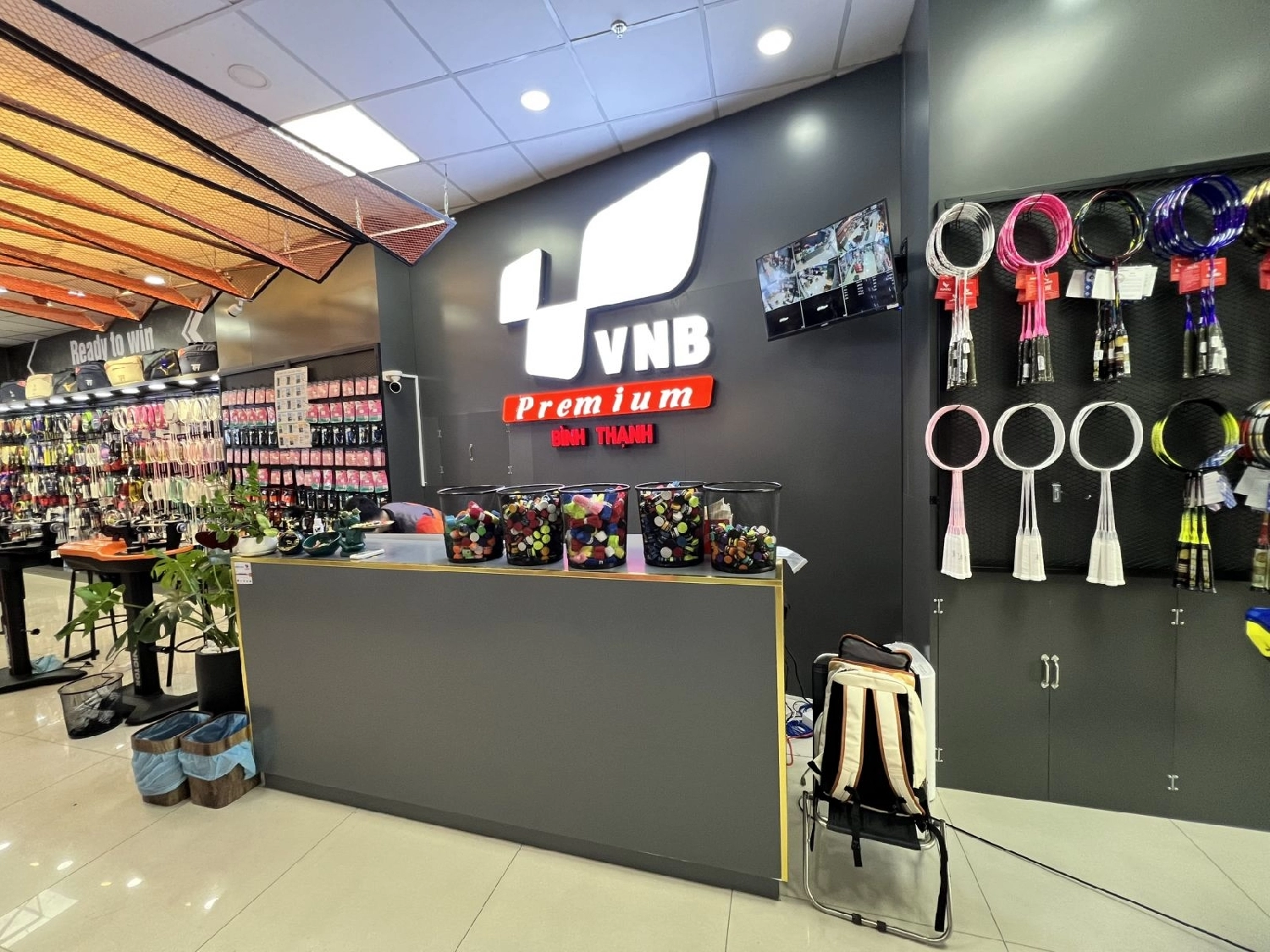 sự kiện khai trương cửa hàng VNB Premium Bình Thạnh