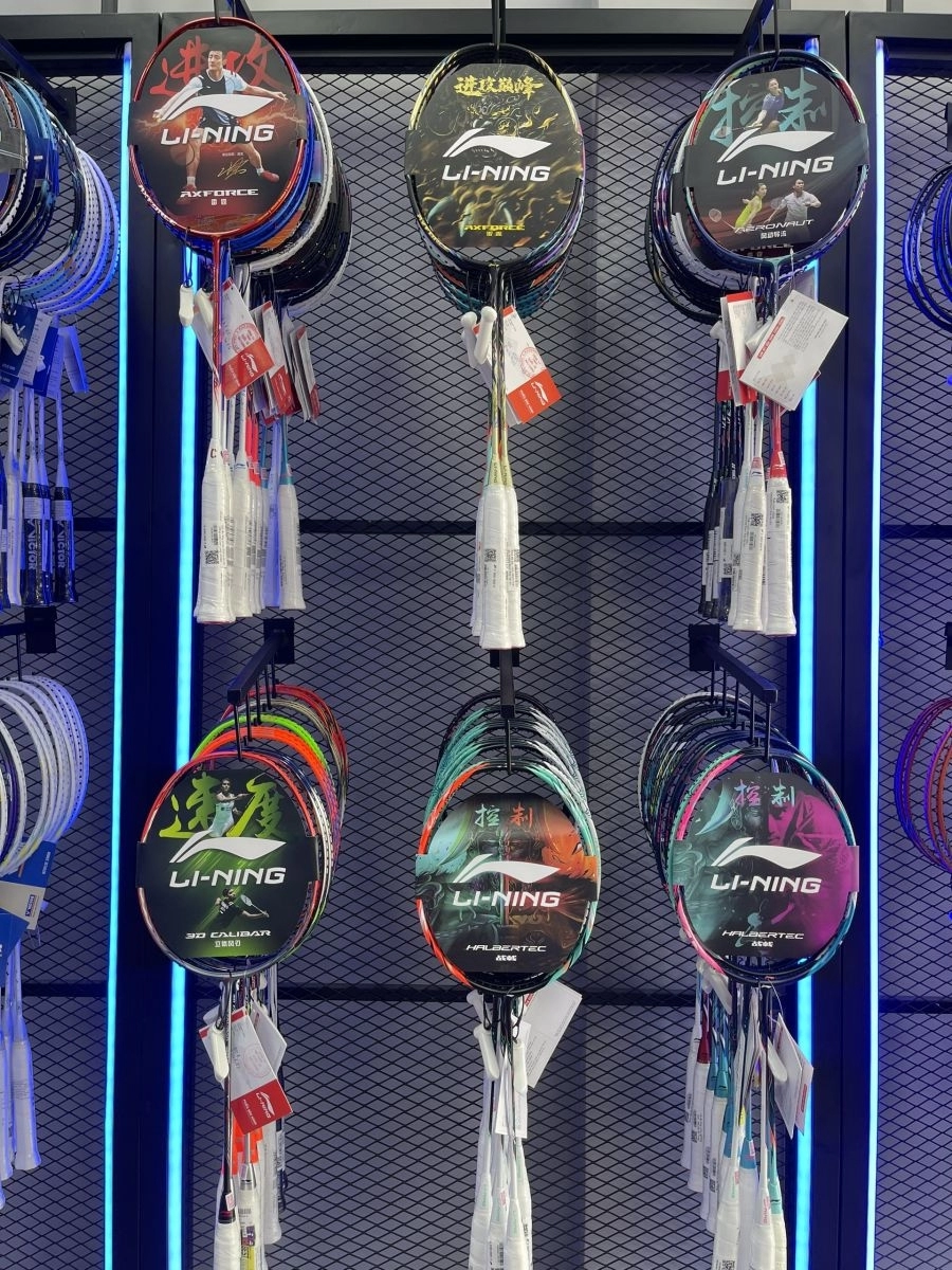các mã vợt cao cấp đều sẵn hàng tại VNB Premium Ninh Kiều Cần Thơ