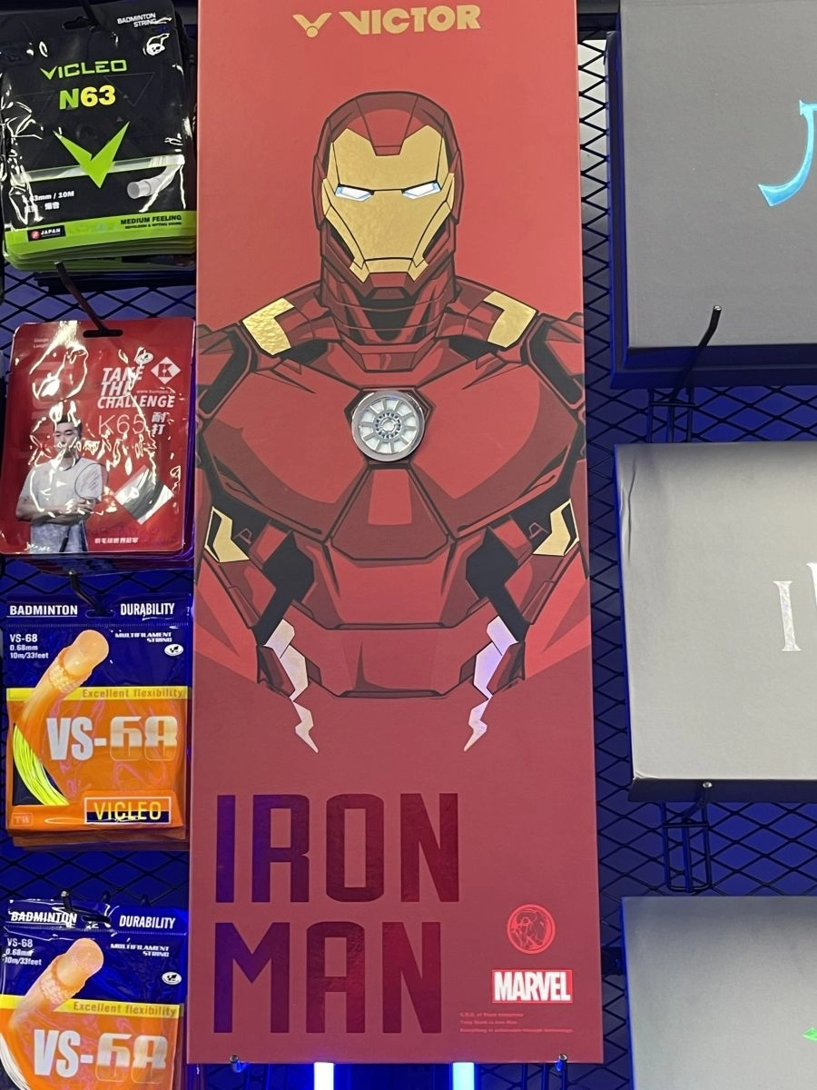Set vợt Iron Man tại VNB Premium Ninh Kiều Cần Thơ
