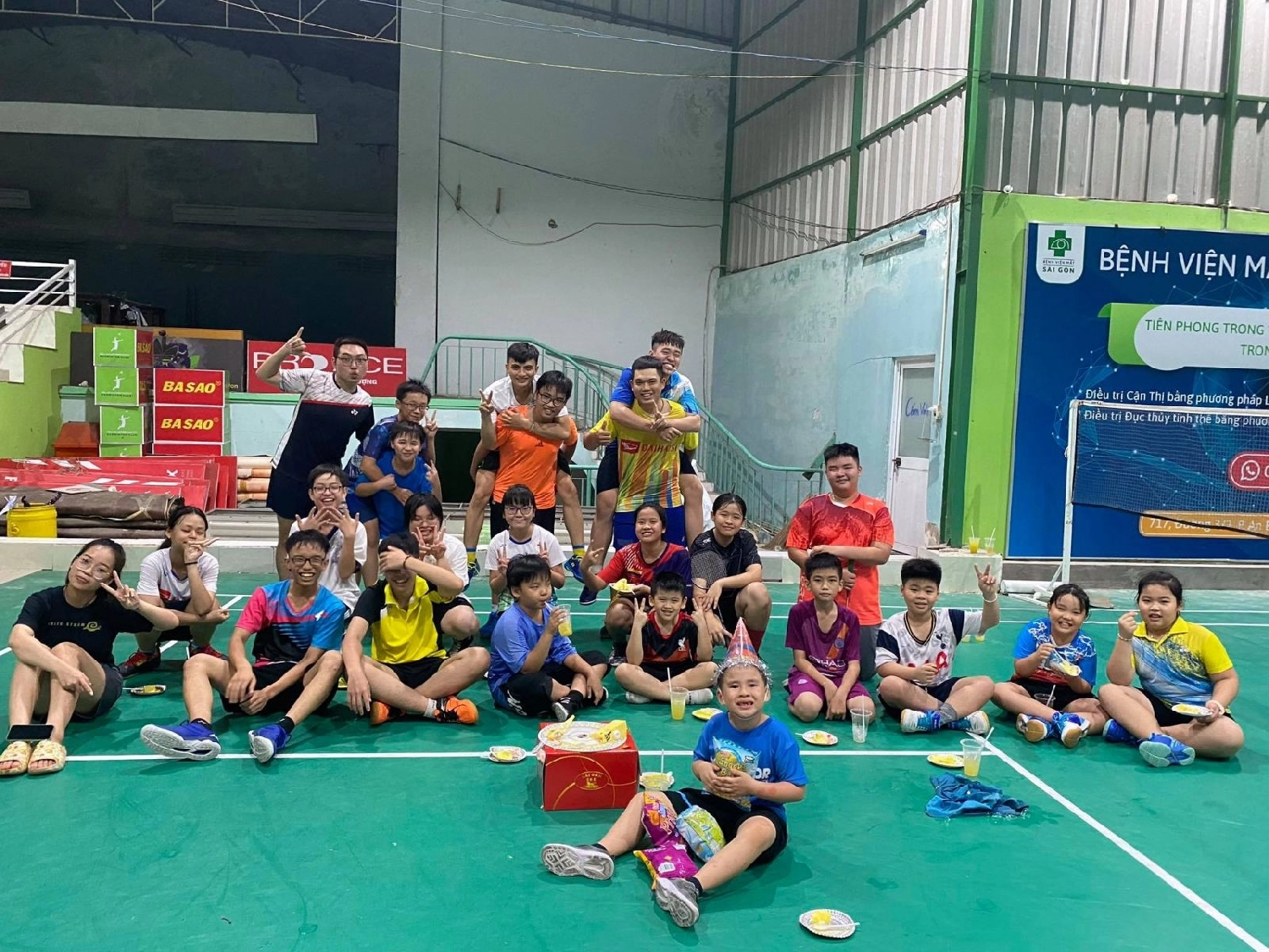 Lớp học cầu lông cho trẻ em tại CLB Quốc Đạt Sport