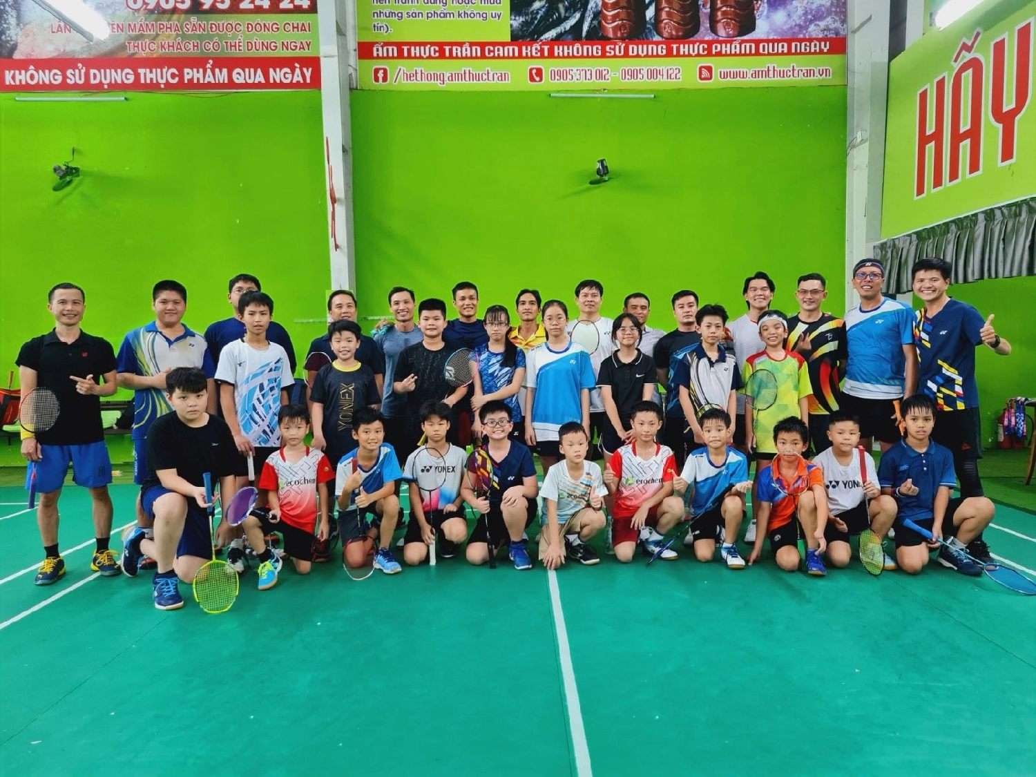 lớp học cầu lông cho trẻ em tại học viện Trần badminton
