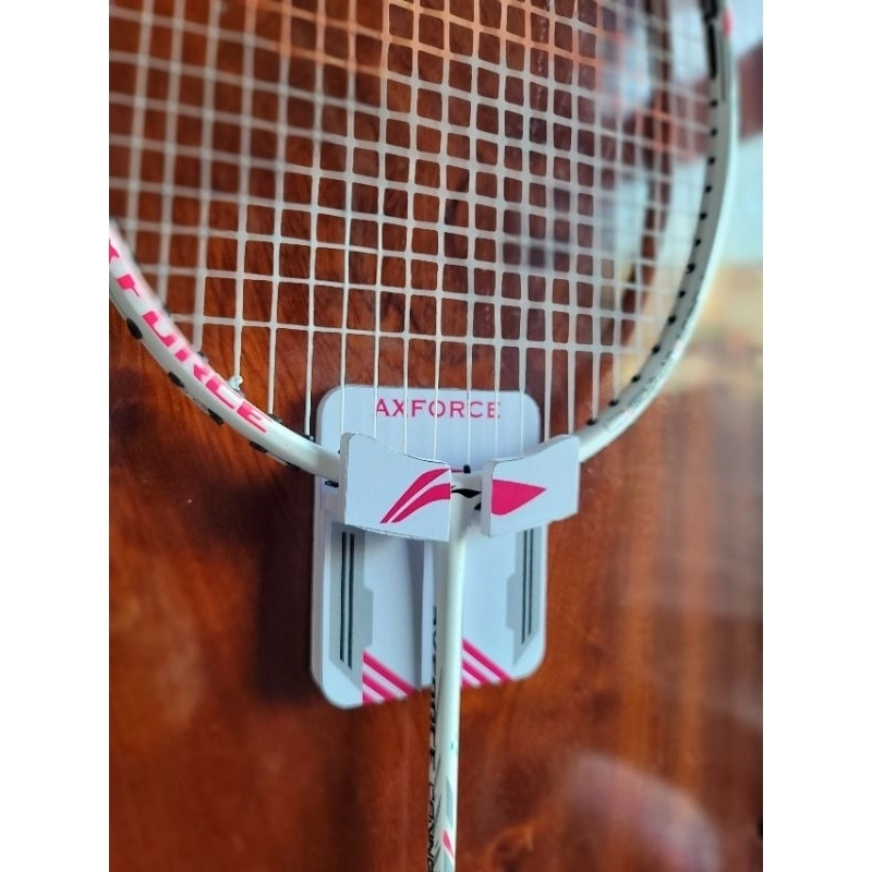 thiết kế móc treo vợt cầu lông theo sở thích