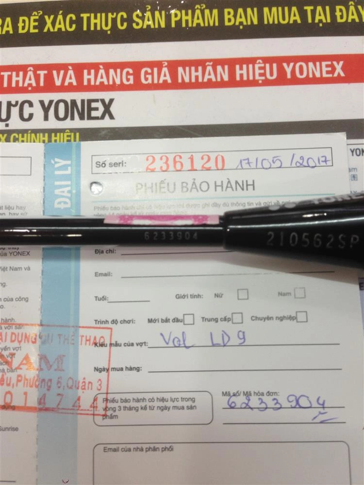 phân biệt vợt Yonex thật và giả