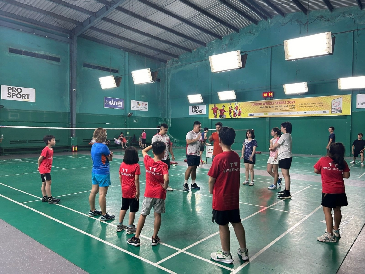 sân cầu lông Học VIện TT Badminton