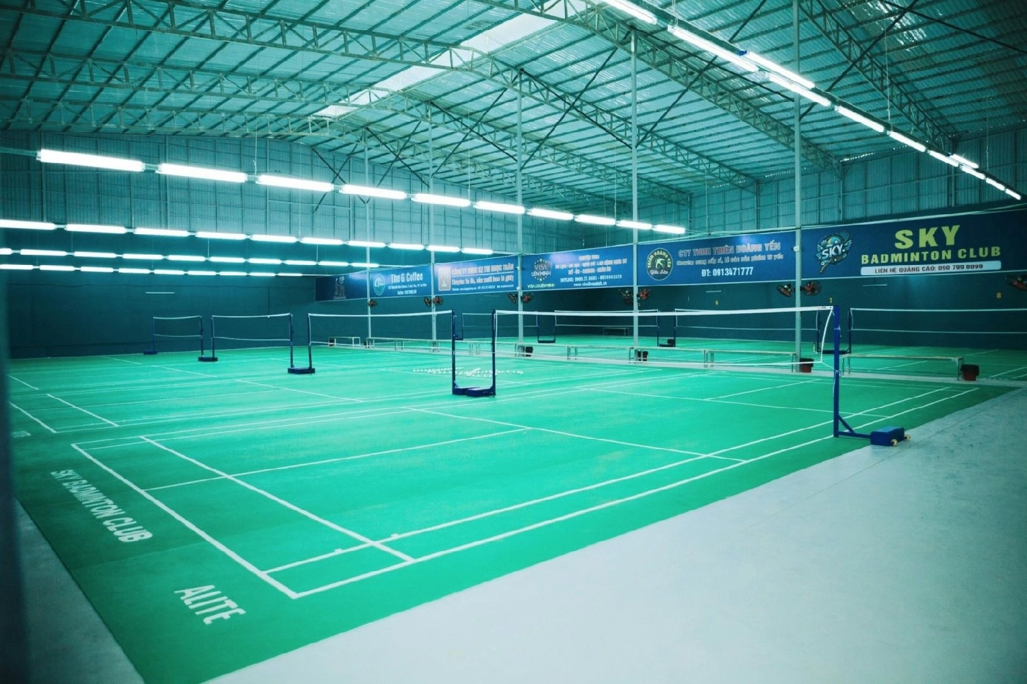 Sân cầu lông Sky Badminton