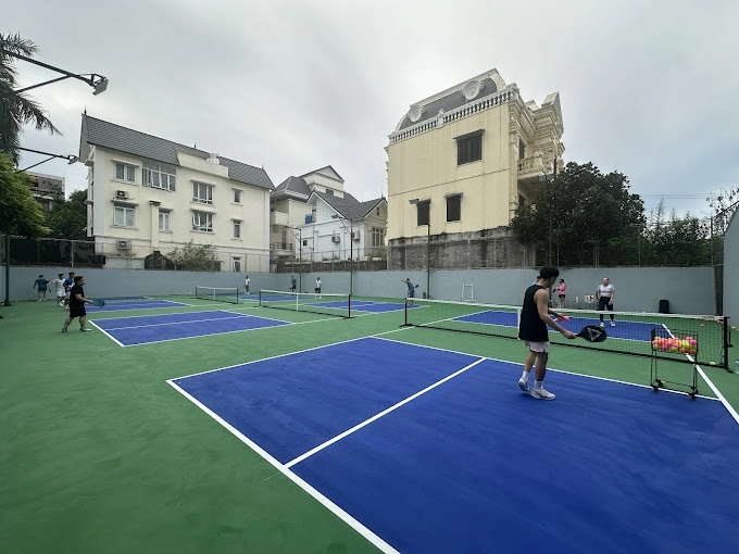 Các dịch vụ tiện ích của sân Pickleball Hưng Anh