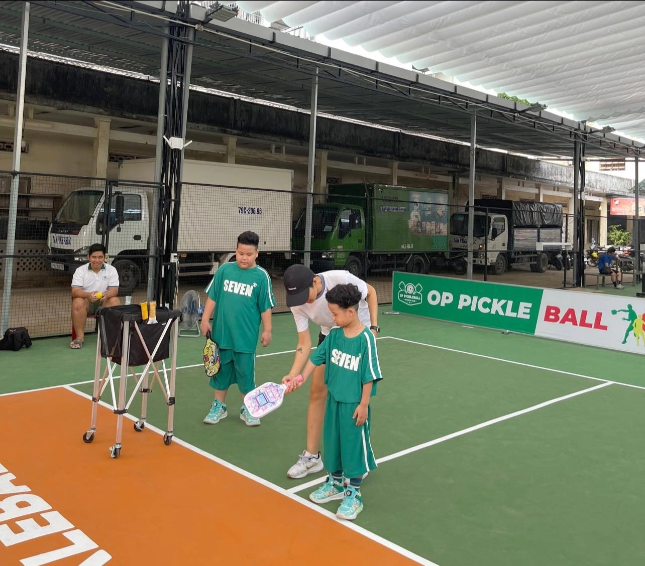 Các dịch vụ tiện ích của sân Pickleball OP Nha Trang