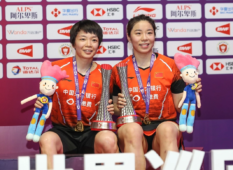 Top 1 bảng xếp hạng cầu lông đôi nữ thế giới: CHEN Qing Chen/ JIA Yi Fan - Lining Flame N50/ Lining Aeronaut 7000I