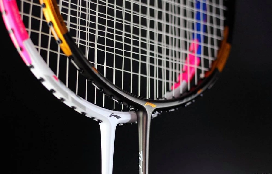 Top 5 cây vợt cầu lông nặng đầu bậc nhất, trọng lượng siêu nhẹ, cao cấp hàng đầu của nhà Lining
