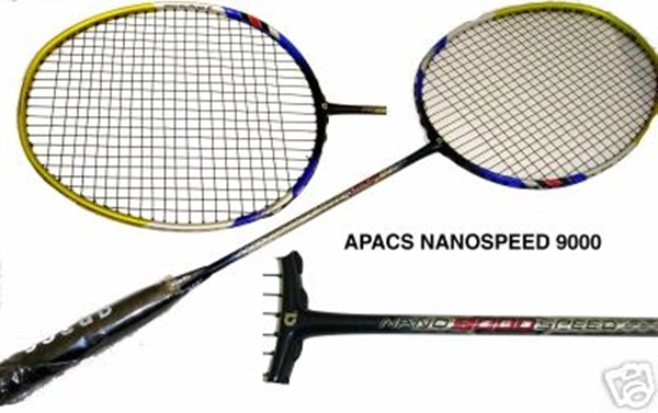 Tư vấn mua vợt cầu lông Apacs cho người mới chơi hoặc sinh viên. Ảnh: Internet.